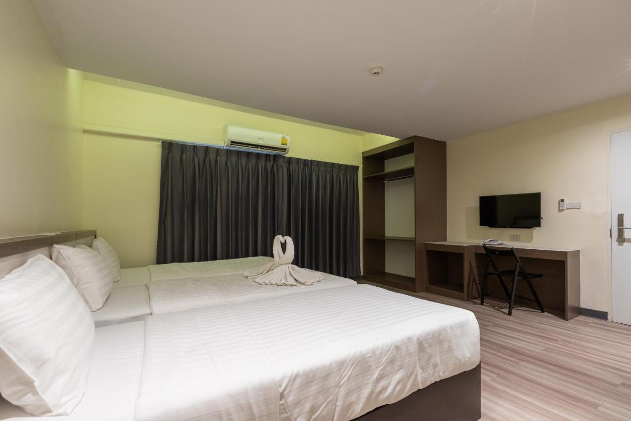 Siam Star Hotel Bangkok Exterior photo
