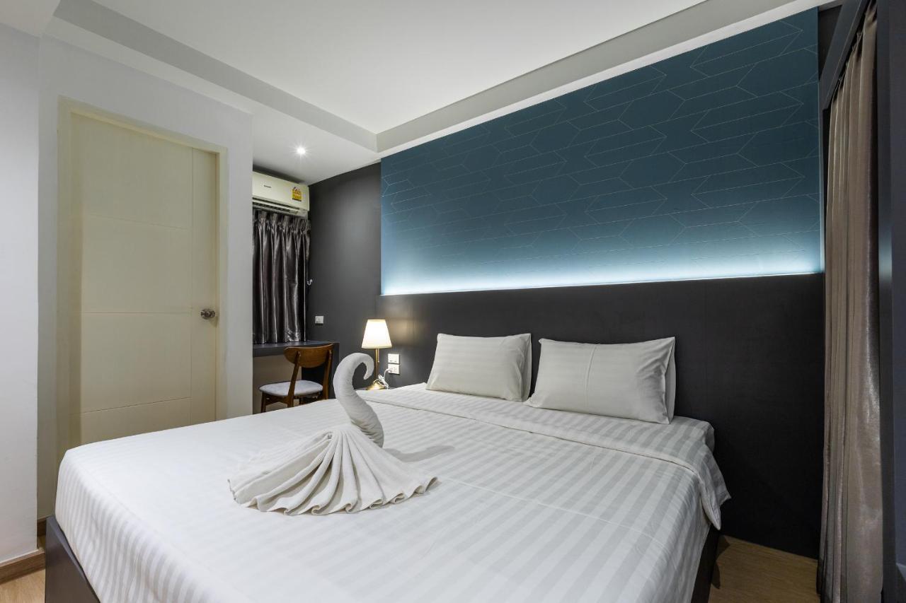 Siam Star Hotel Bangkok Exterior photo