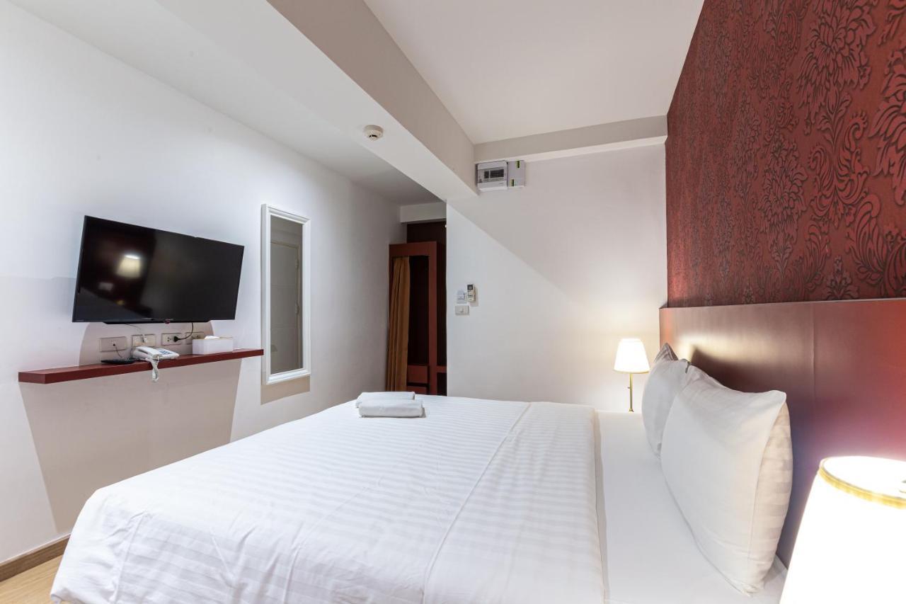Siam Star Hotel Bangkok Exterior photo