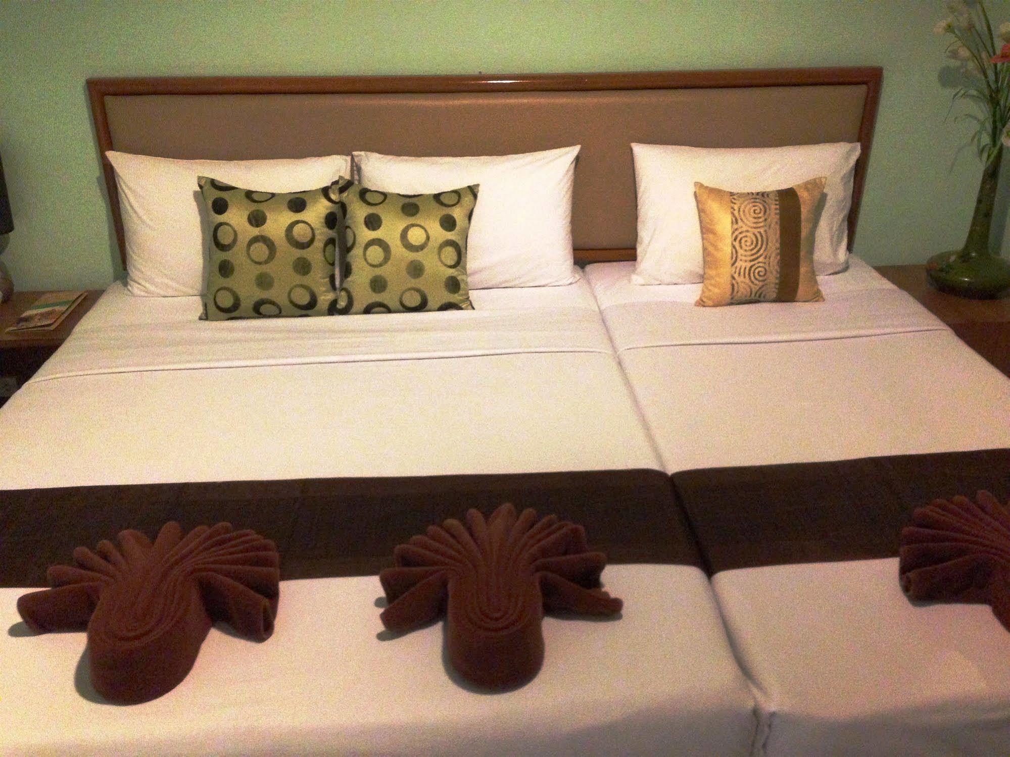 Siam Star Hotel Bangkok Exterior photo