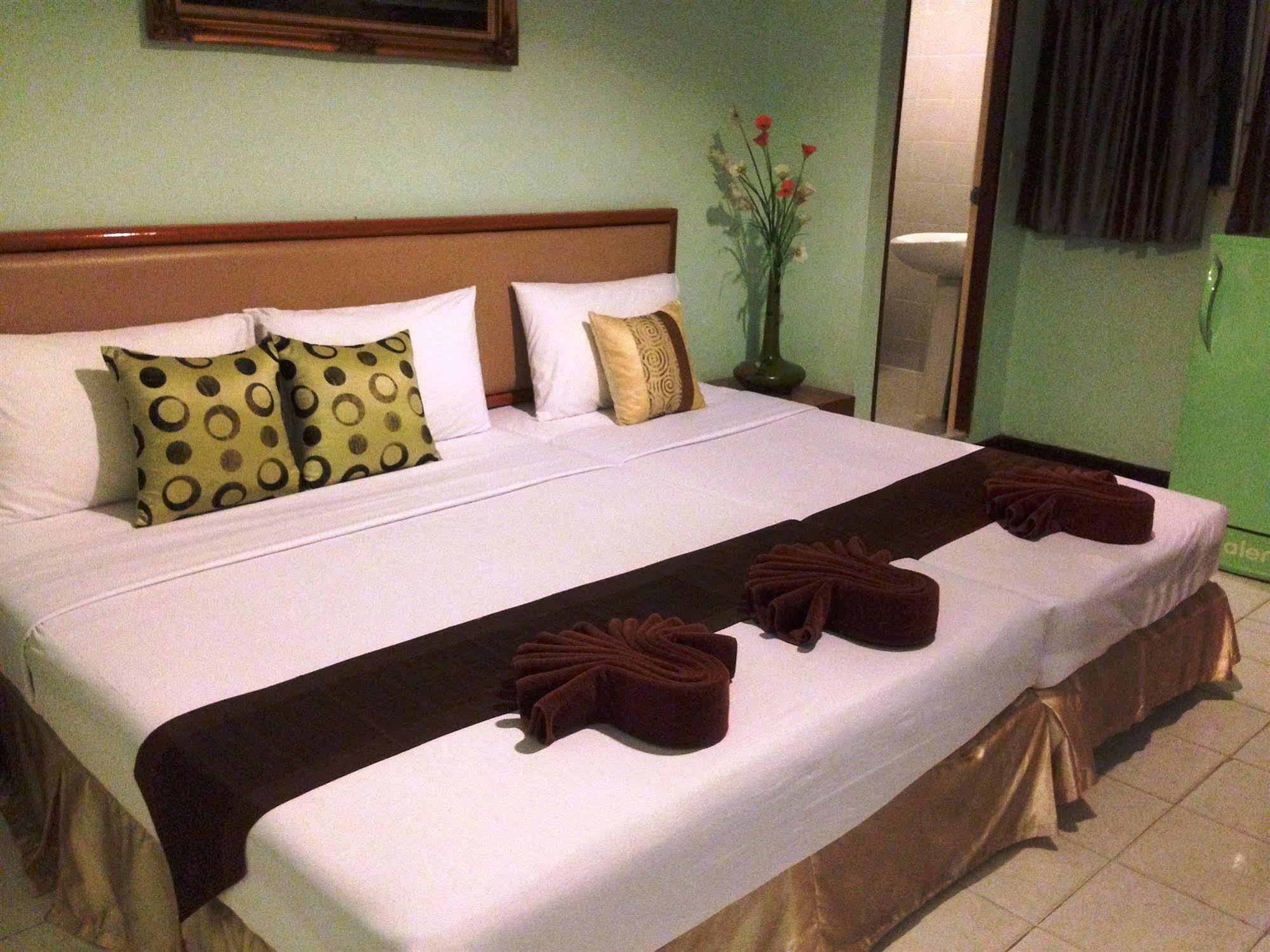 Siam Star Hotel Bangkok Exterior photo